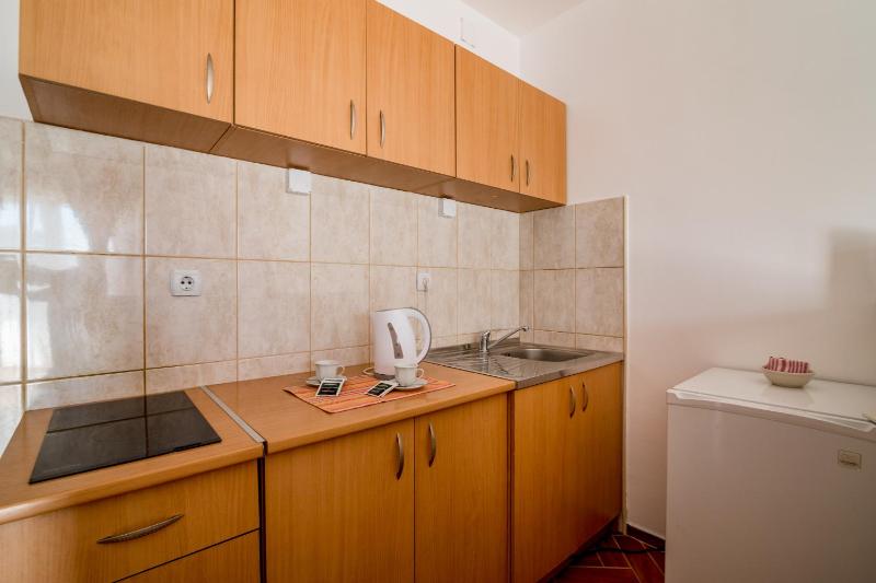 Studio Apartment image 2