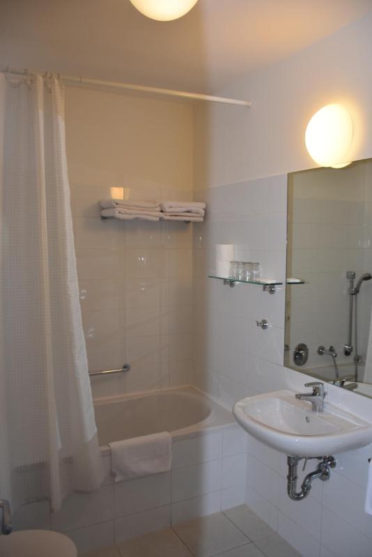 Aparthotel Austria Suites - image 14