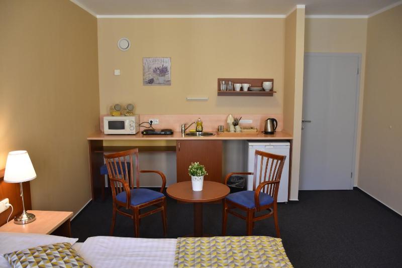 Aparthotel Austria Suites - image 4