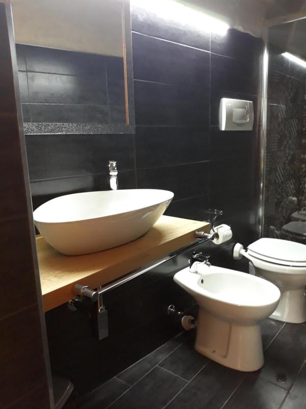 Double Room image 4