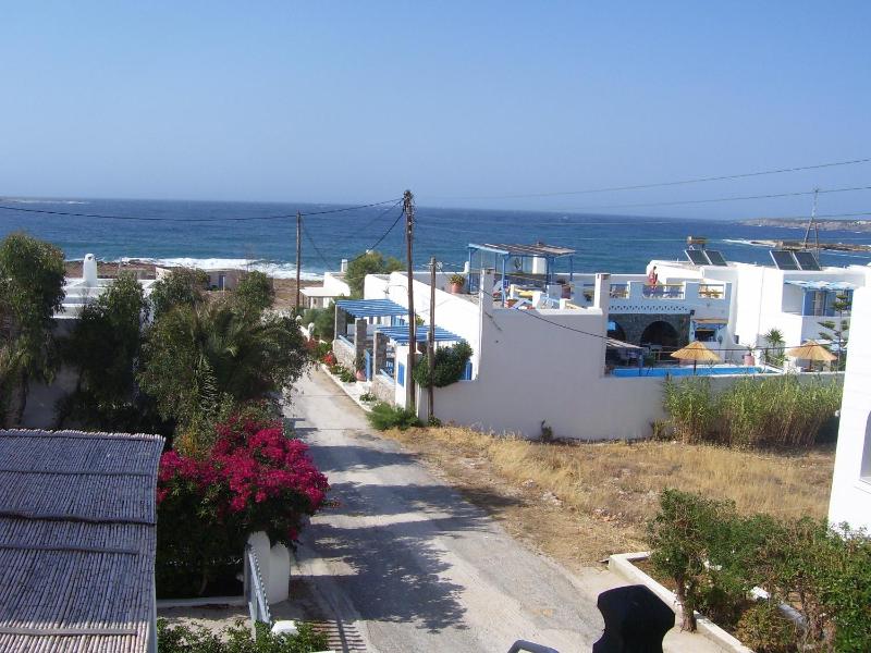 Superior Double Room with Side Sea View image 4