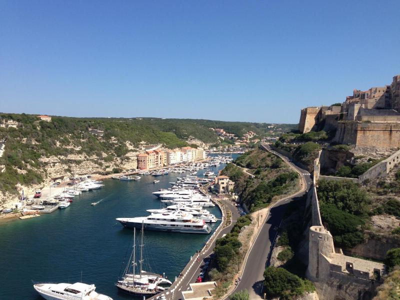 Double Room with Harbour View image 3