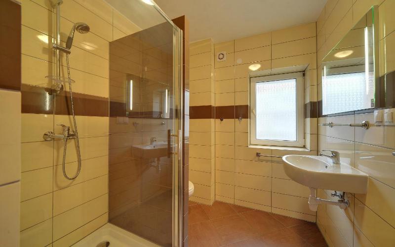 Comfort Triple Room image 4