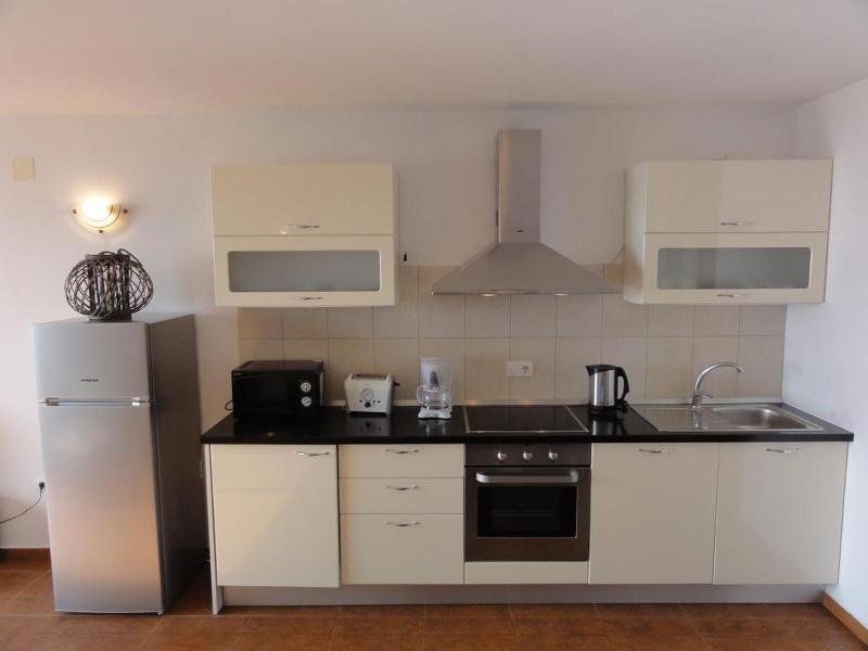 Two-Bedroom Apartment with Terrace and Sea View image 3