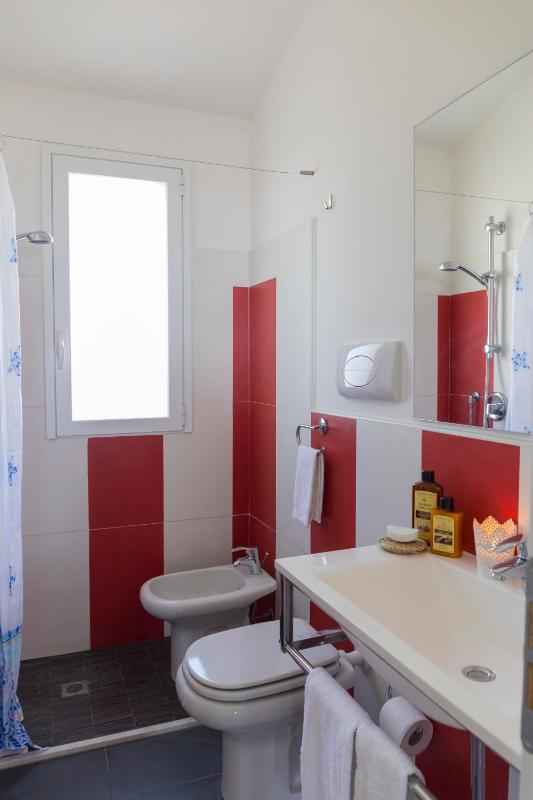 One-Bedroom Apartment with Sea View image 4