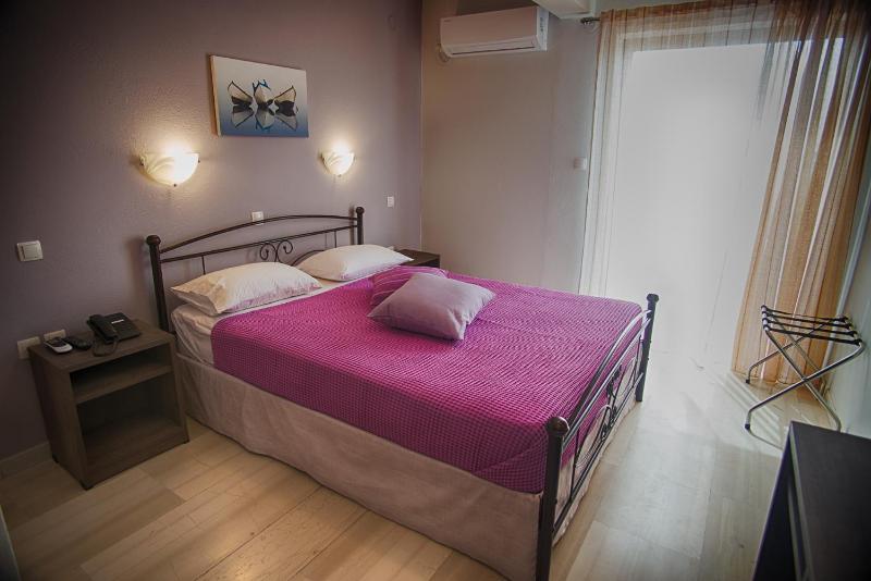 Double Room with Sea View image 4