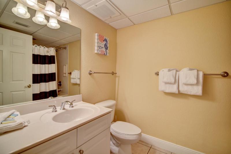 One Bedroom Oceanfront Condo image 3