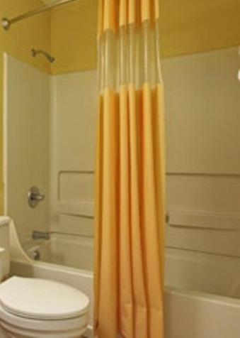 Queen Room with Two Queen Beds - Smoking image 1