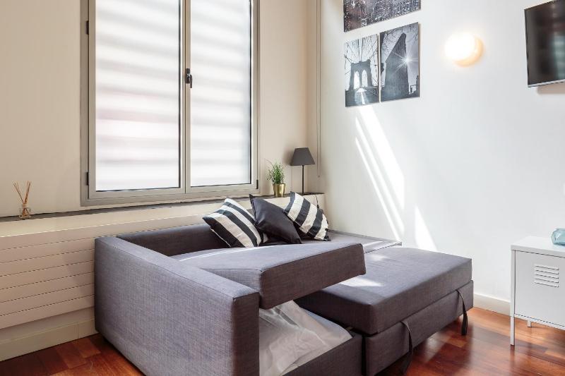 Modern and Trendy Duplex next to Paseo de Gracia - image 4