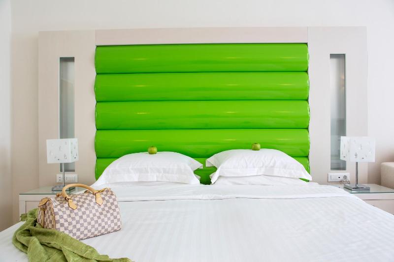 Standard Double Room image 2