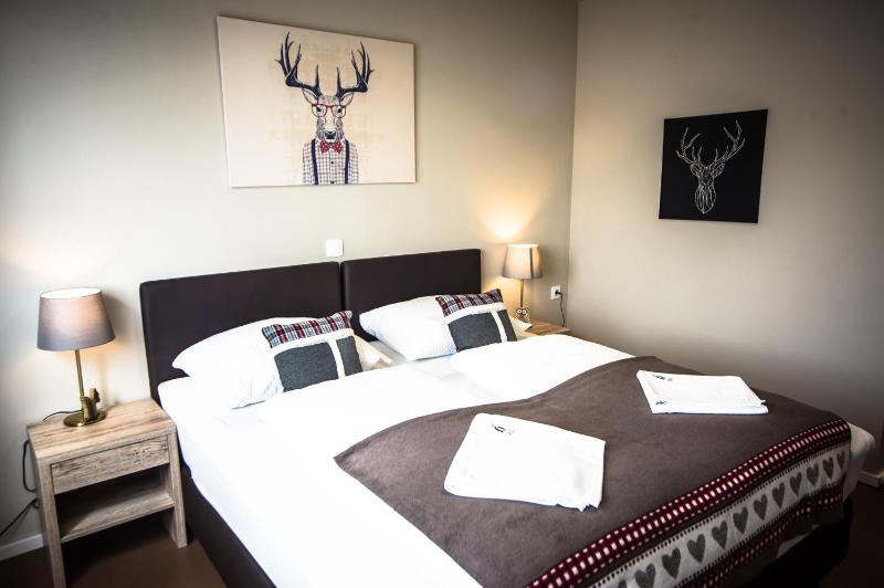 Double Room image 3