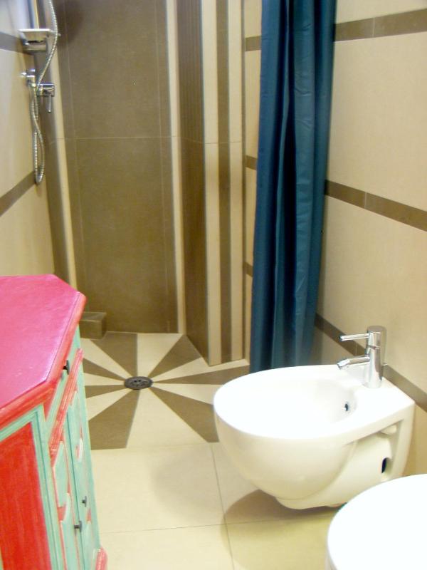 Double Room with Canal View image 4