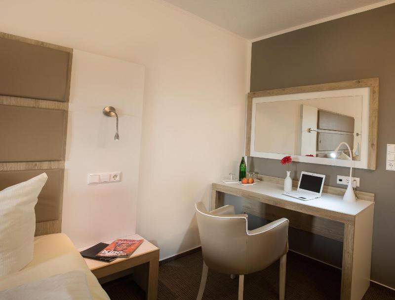Comfort Triple Room image 2