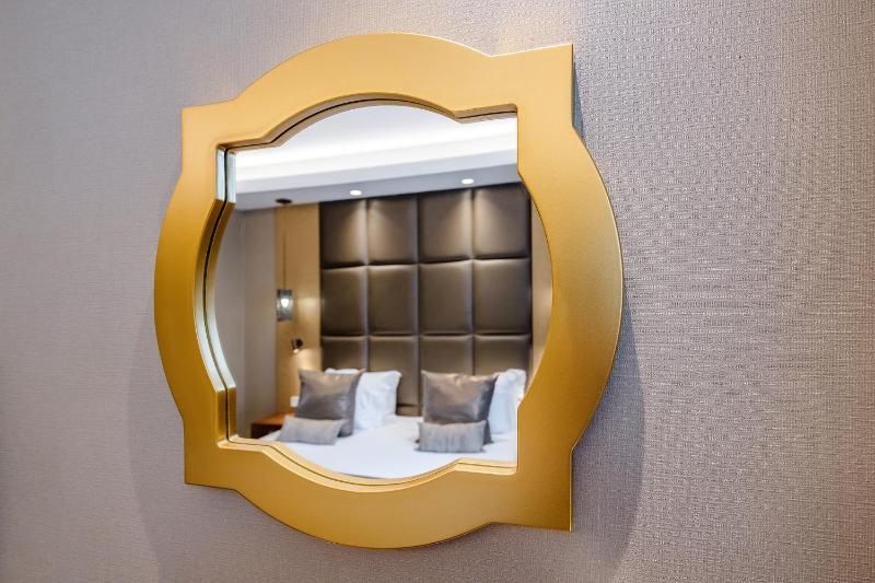 Standard Double or Twin Room image 4
