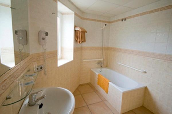 Single Room image 3