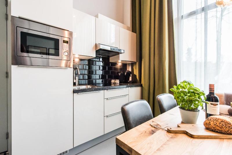 One-Bedroom Apartment wheelchair accessible image 2