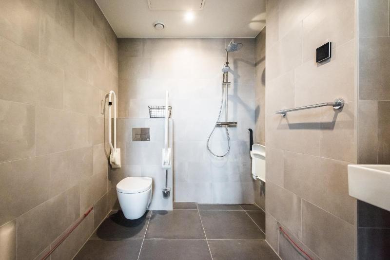 Large 1 Bedroom Apartment - Accessible, Duplex image 2