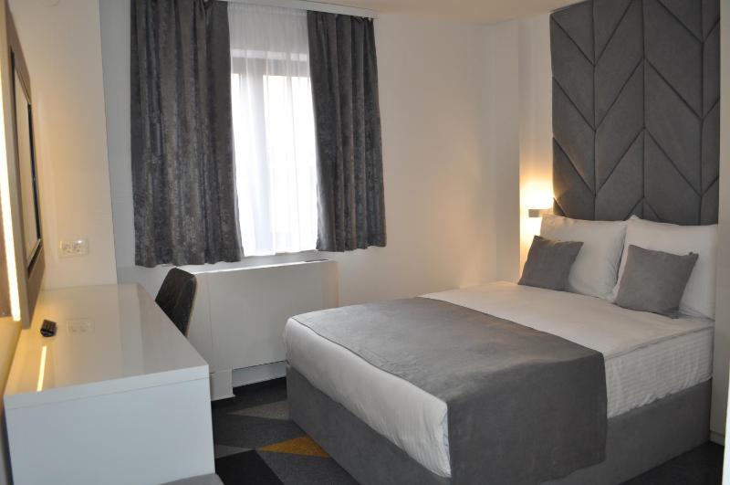 Deluxe Single Room image 3