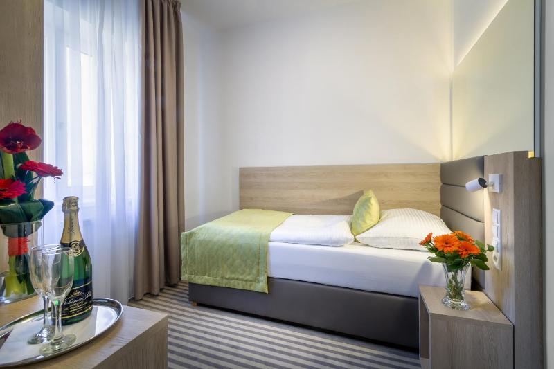 Hotel White Lion - image 5