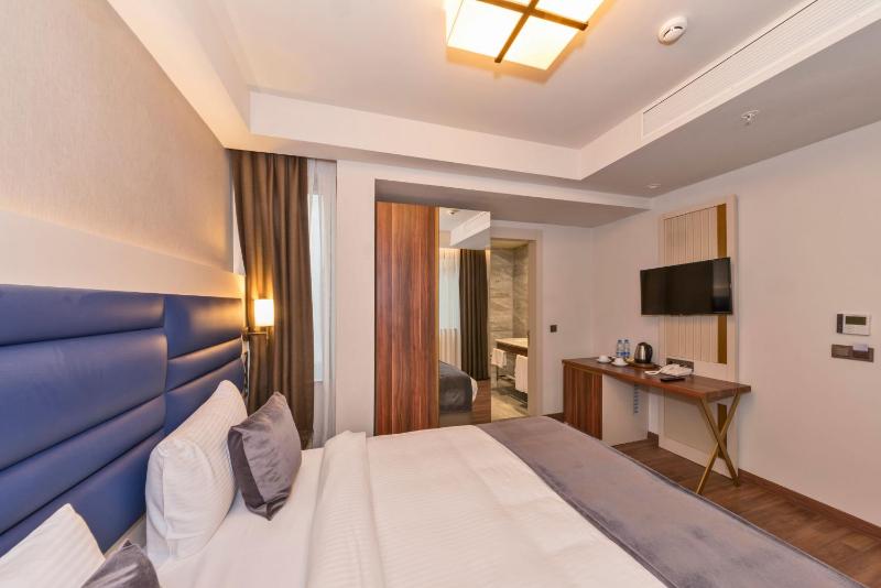 Economy Double Room image 4