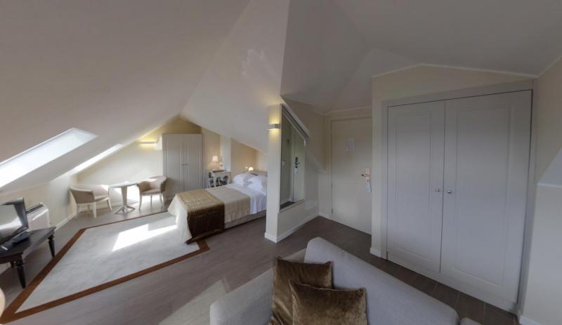 Luxury Suite image 1
