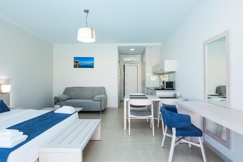  Standard Studio with Shared Pool image 2