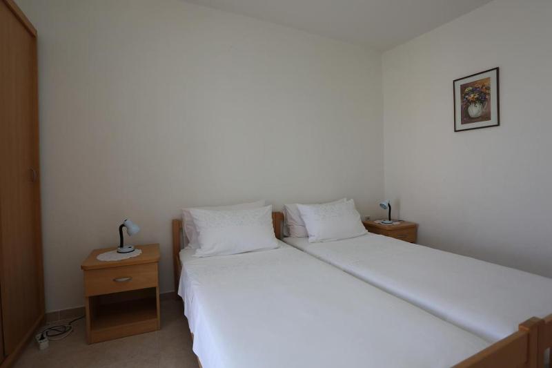 Three-Bedroom Apartment with Terrace and Sea View image 1