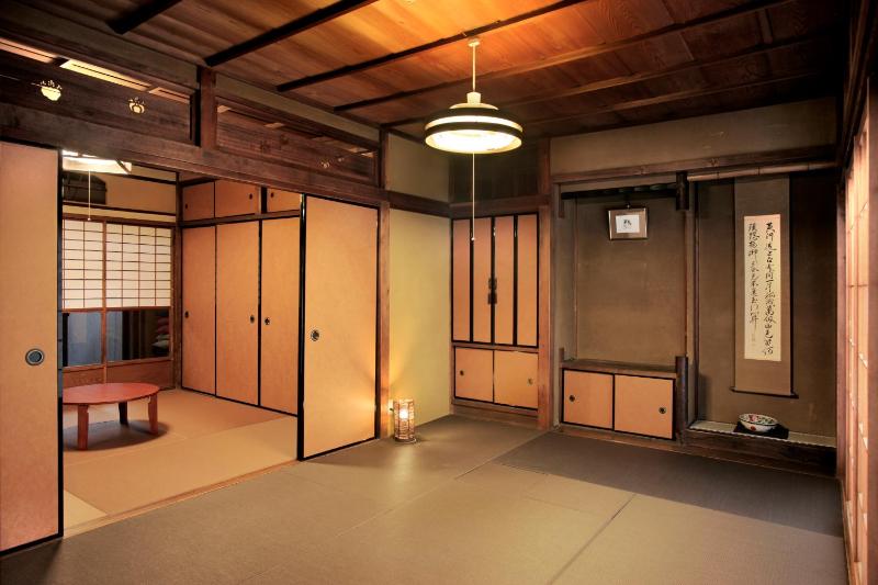 Kiyomizuan 清水庵 車庫2台可 ビフォアアフターの匠 坂田基禎さん改築の京町家 Images