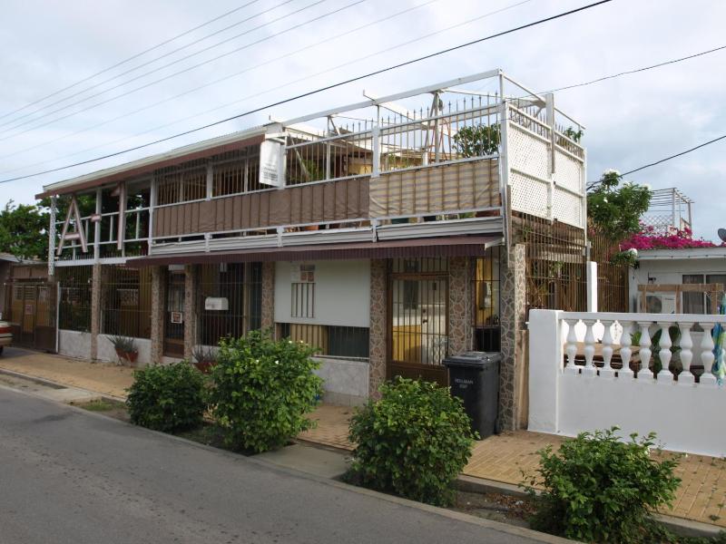 A1 Apartments Aruba - image 36