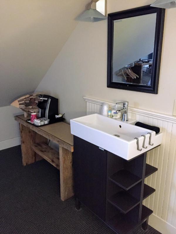 Budget Double Room image 4