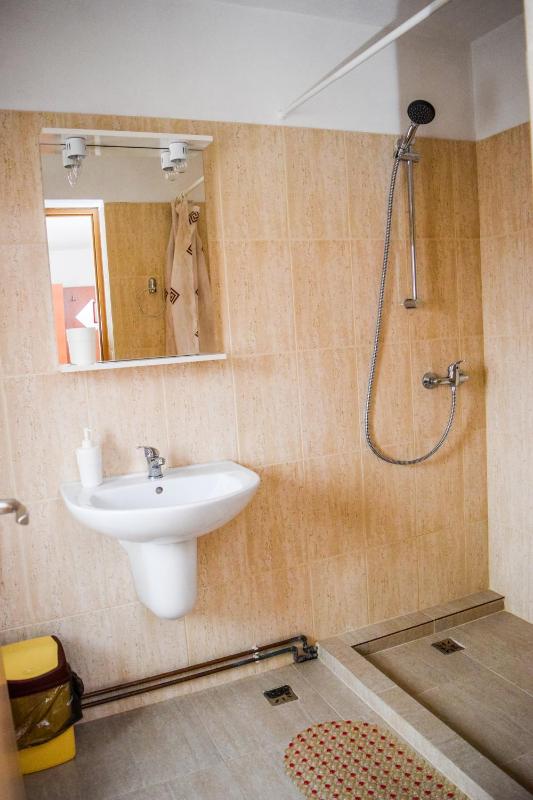 Triple Room with Private Bathroom image 1