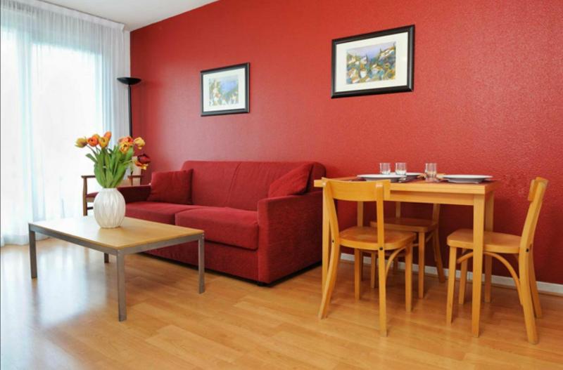 One-Bedroom Apartment (4 Adults) image 3