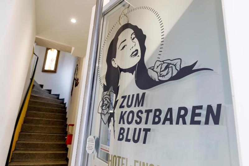 KONCEPT HOTEL Zum Kostbaren Blut - image 3