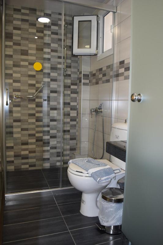 Double or Twin Room with Garden View image 2