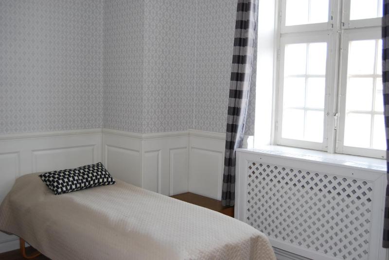 Triple Room with Private Bathroom image 3