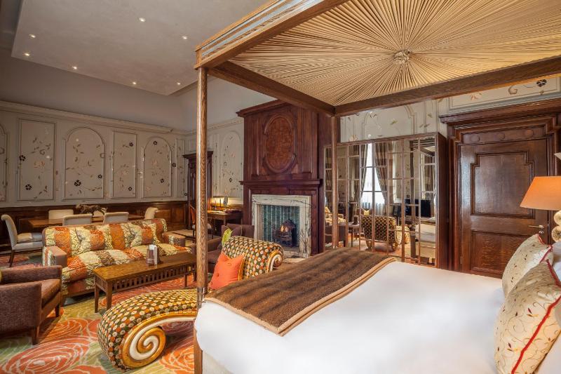 Roseate Suite image 4