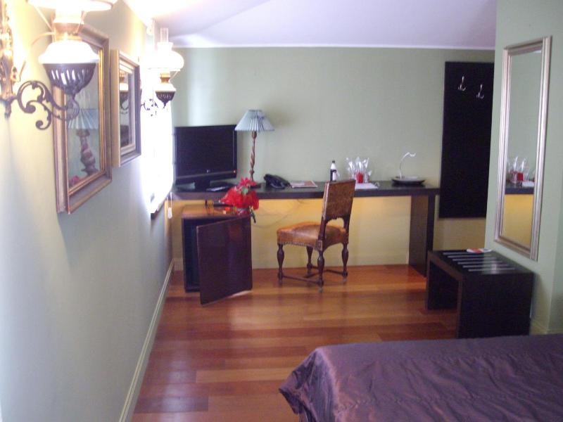 Double or Twin Room image 3