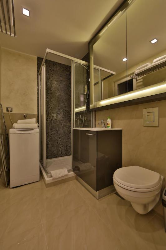 Apartment Piano - image 16