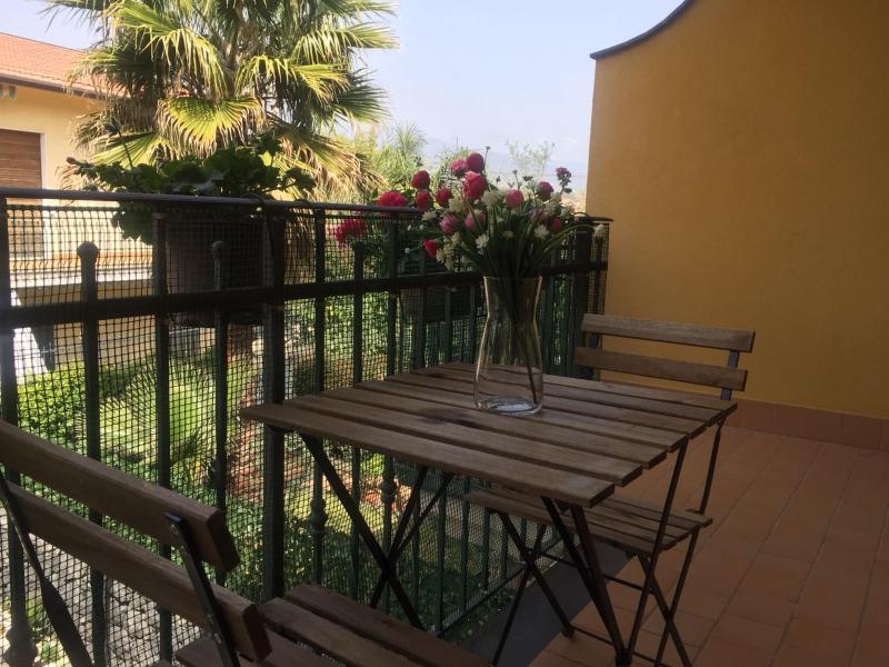 Double Room with Balcony image 2