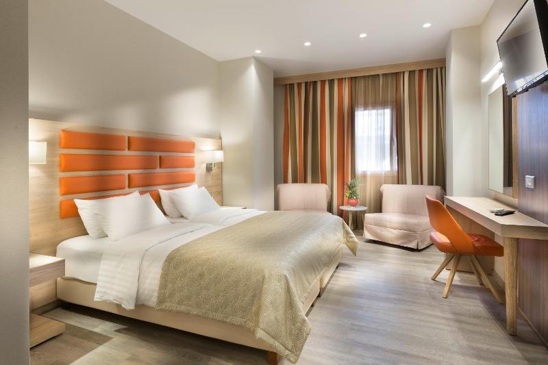 Quadruple Room image 2