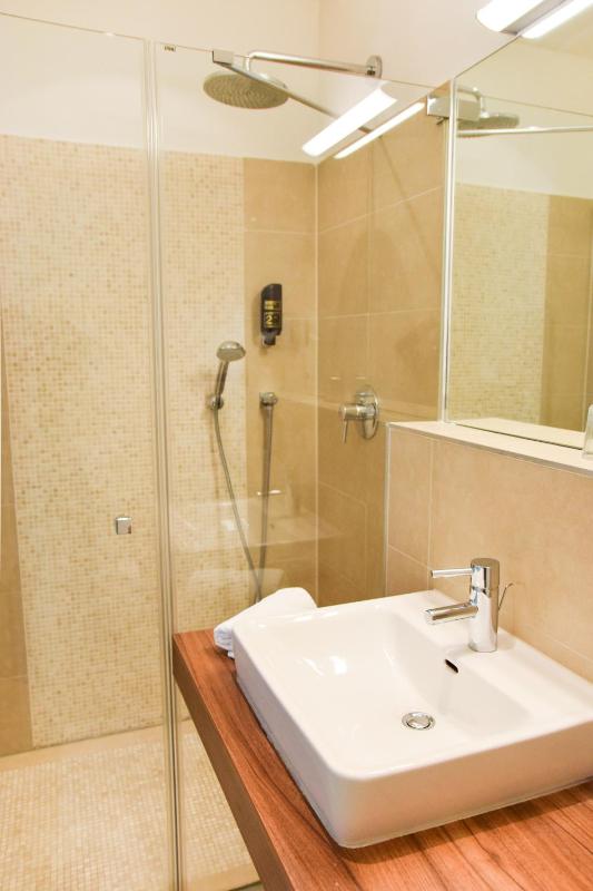 Standard Double Room with Private Bathroom image 4