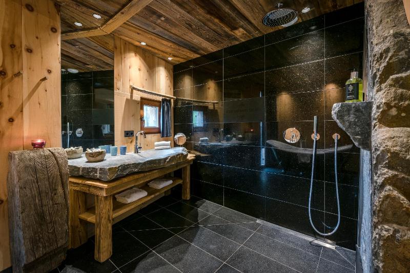 Double Room with Balcony, Bath and Sauna image 4