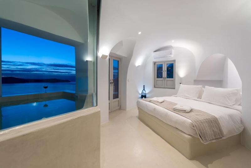 Iriana Suites - image 9