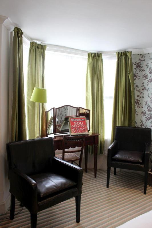 Deluxe Double Room image 4