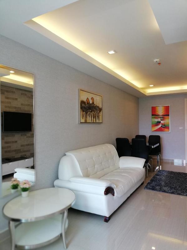 Cosy Beach View Apartments - image 12