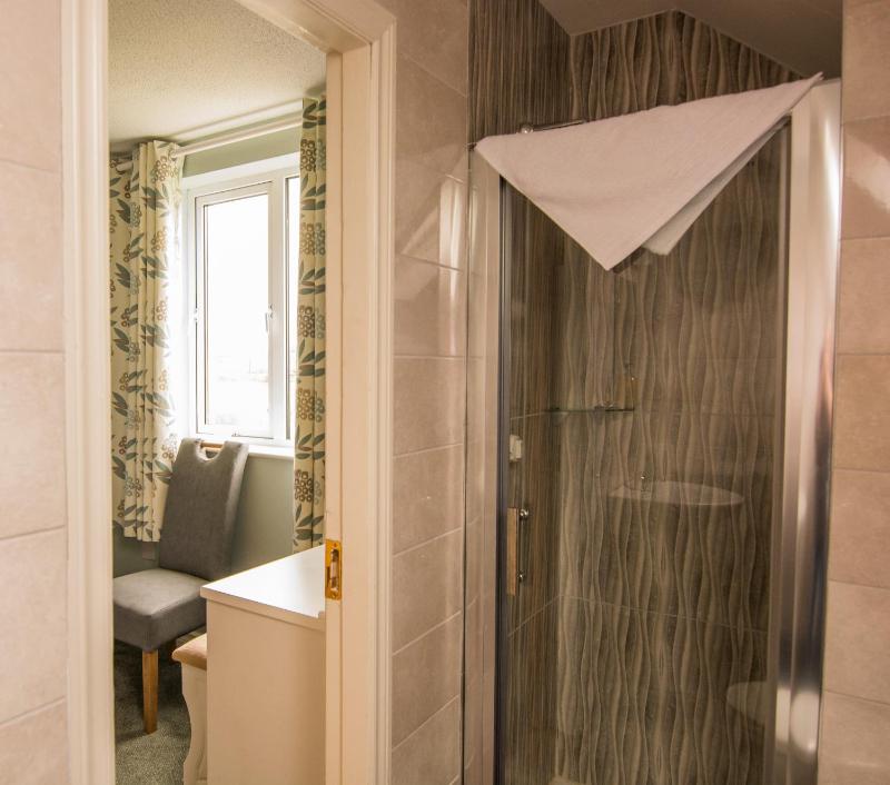 Double or Twin Room with Bathroom image 3