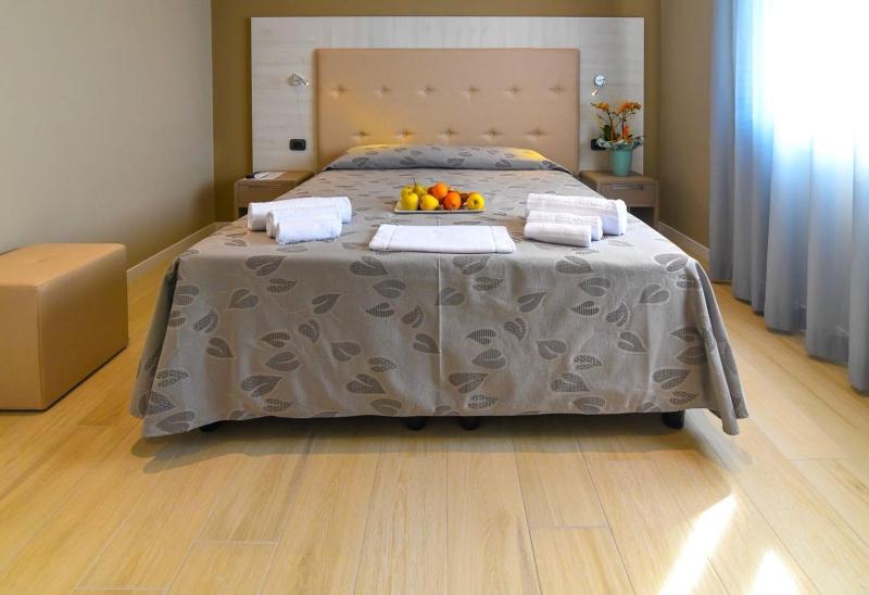 Double Room image 4