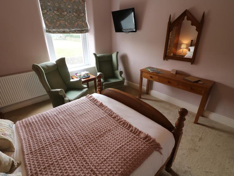 Deluxe Double Room image 3