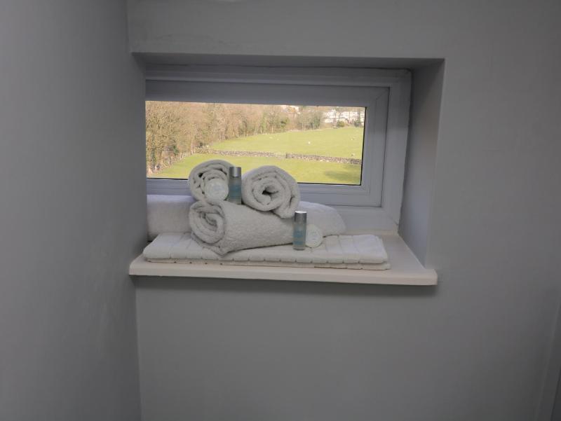 Small Double Room image 3