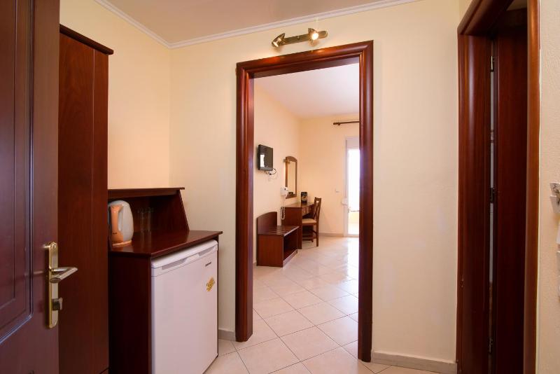 Standard Double Room with Sea View image 4